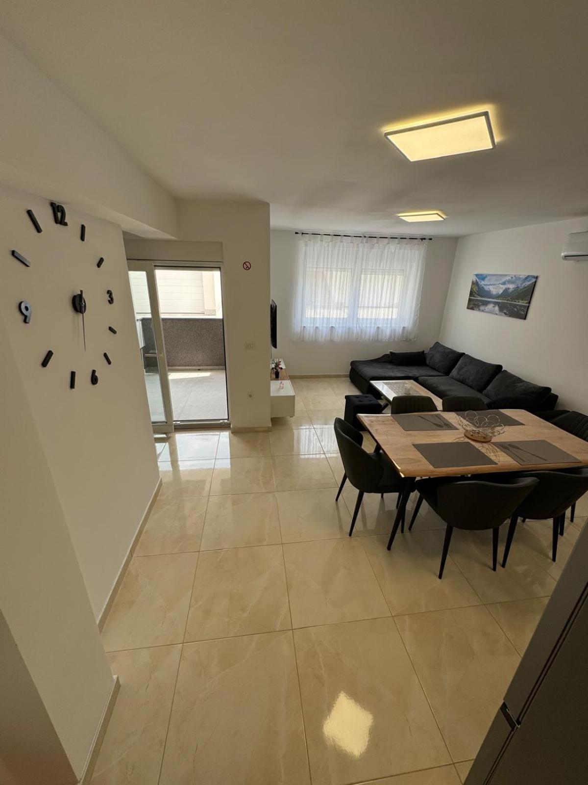Cosic Apartment